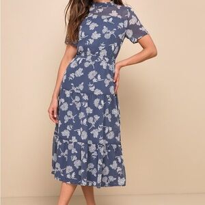 Lulu’s Dusty Blue Floral Midi Dress